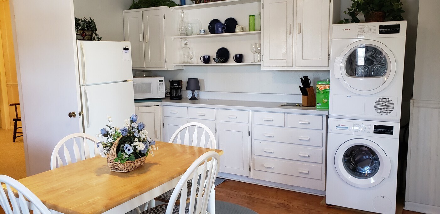 18415 Hoffman Ave, Unit #1 in Brookfield, WI - Building Photo