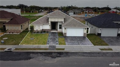 15 S Livingston St in Edinburg, TX - Building Photo - Building Photo