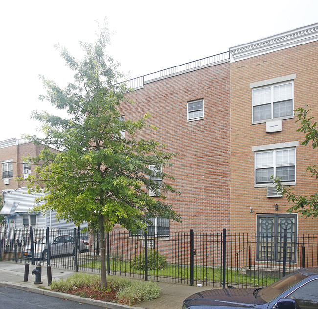 418 Atkins Ave in Brooklyn, NY - Building Photo - Building Photo