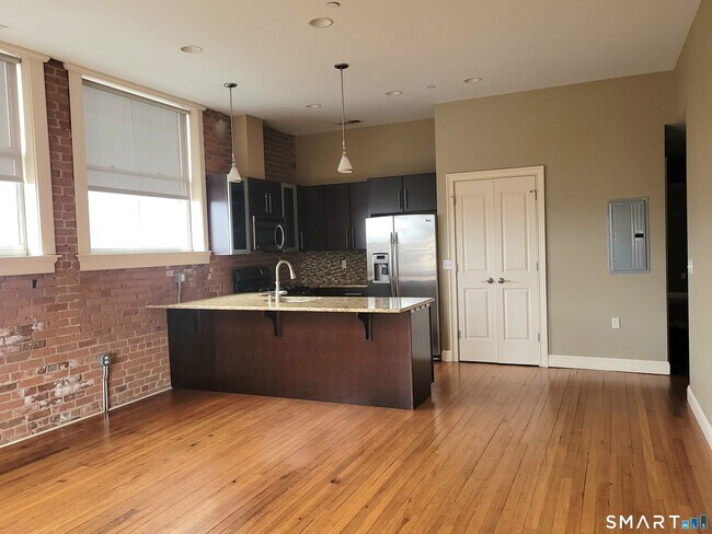 14 N Main St in Norwalk, CT - Building Photo - Building Photo