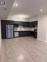 114 Seabrook Dr in Kitchener, ON - Building Photo - Building Photo