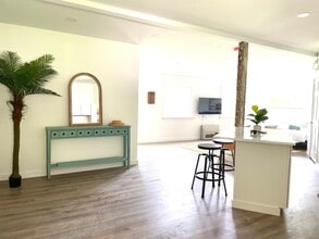 17 Page St, Unit 1 in Brunswick, ME - Building Photo - Building Photo