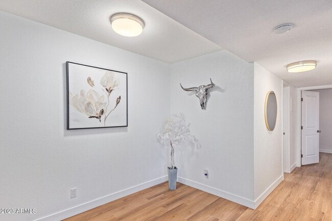 2409 W Hazelwood St, Unit 275 in Phoenix, AZ - Foto de edificio - Building Photo