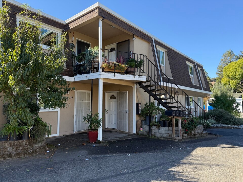 789 S Freeway Dr, Unit 789 in Napa, CA - Building Photo