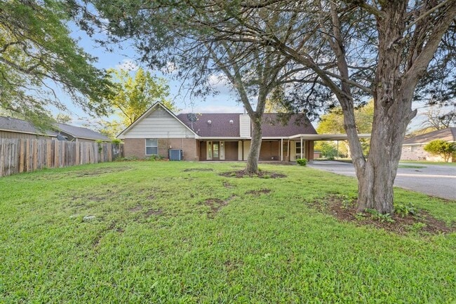 property at 1519 Everitt St