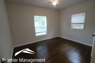 901 Leavenworth St in Manhattan, KS - Building Photo - Building Photo