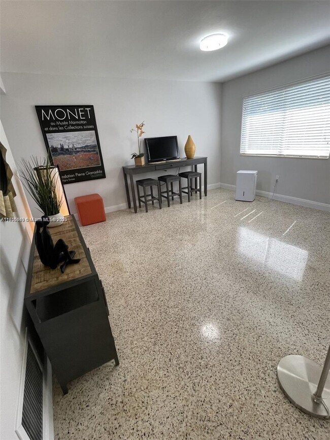 3638 SW 23rd Terrace in Miami, FL - Building Photo - Building Photo