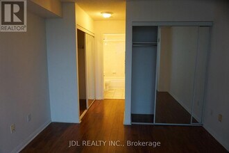 23 Lorraine Dr in Toronto, ON - Building Photo - Building Photo