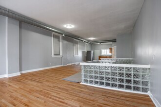 1877 N Milwaukee Ave, Unit 3 in Chicago, IL - Foto de edificio - Building Photo