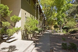 22842 Vermont St in Hayward, CA - Building Photo - Building Photo