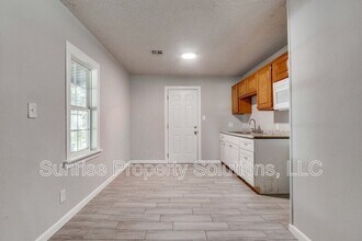 3933 SW 24th St in Oklahoma City, OK - Building Photo - Building Photo