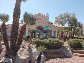 7904 Fossil Creek Ln in Las Vegas, NV - Building Photo