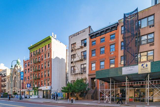 324 E 14th St in New York, NY - Building Photo - Building Photo