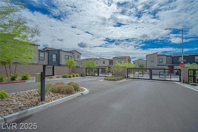 9911 Dandelion Hls St in Las Vegas, NV - Building Photo - Building Photo