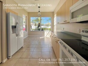 1782 Summer Breeze Way in Sarasota, FL - Building Photo - Building Photo