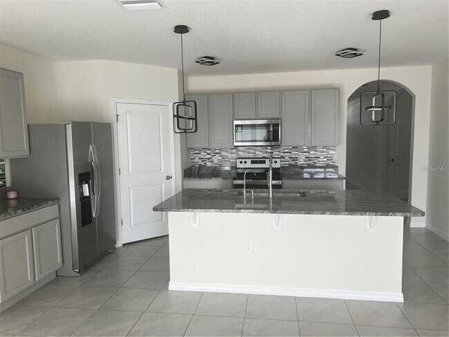 2682 Common Fig Run in Wesley Chapel, FL - Foto de edificio - Building Photo