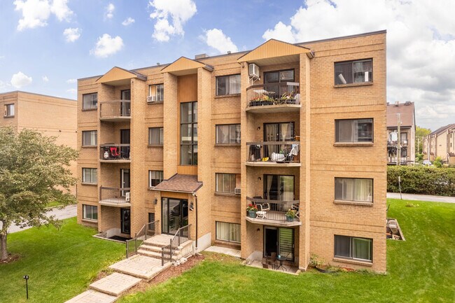 1645 Du Souvenir Boul in Laval, QC - Building Photo - Primary Photo