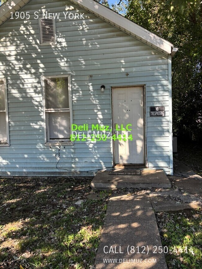 property at 1905 S New York Ave