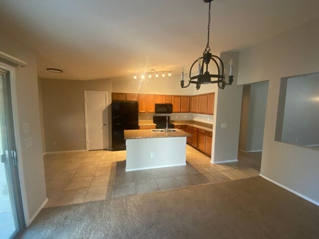 9847 W Lone Cactus Dr in Peoria, AZ - Building Photo - Building Photo