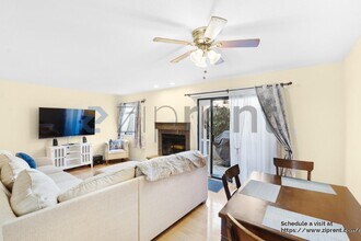 7417 Auburn Oaks Ct in Citrus Heights, CA - Building Photo - Building Photo