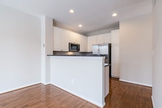 20856 Rockingham Terrace in Sterling, VA - Building Photo - Building Photo