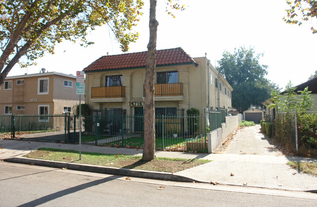 14716 Gilmore St in Van Nuys, CA - Building Photo - Building Photo