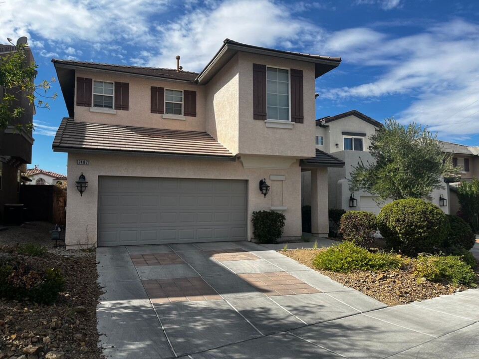 2487 Autumn Chase Ln in Henderson, NV - Building Photo