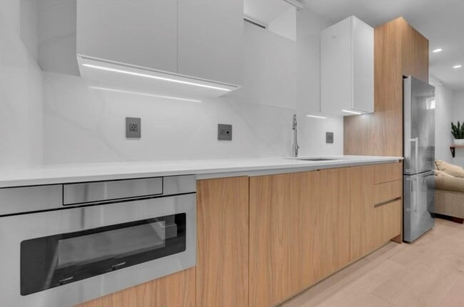 708 E 6th St in Boston, MA - Building Photo - Building Photo