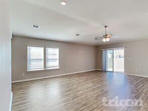 8096 Hind Wy in Jacksonville, FL - Building Photo - Building Photo