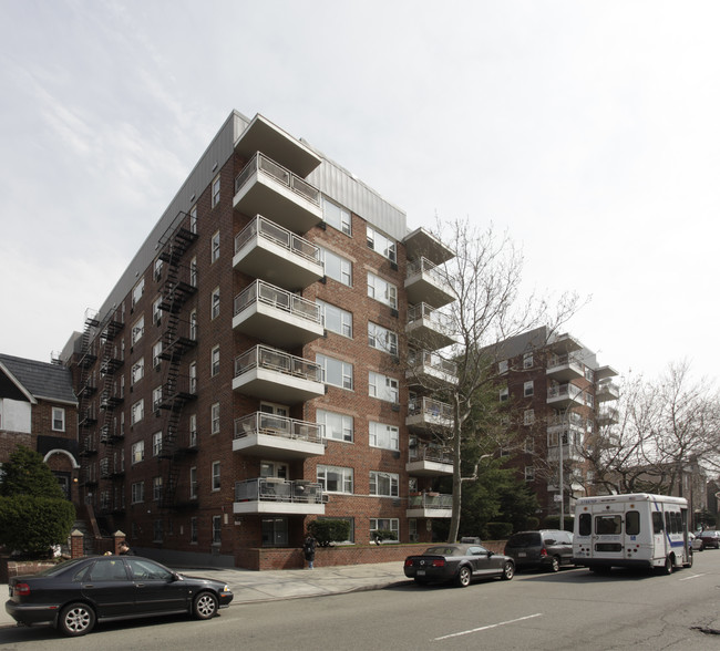 Manhattan View Terrace in Astoria, NY - Building Photo - Building Photo