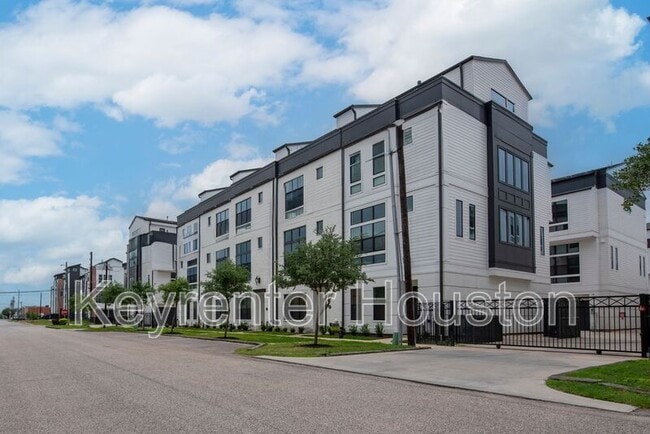 2910 Lamar St in Houston, TX - Building Photo - Building Photo