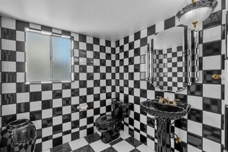 5282 Lindley Ave in Los Angeles, CA - Building Photo - Building Photo