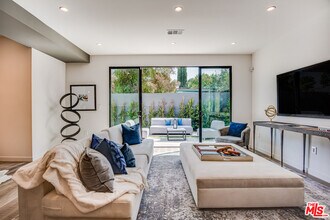 13028 Calvert St in Los Angeles, CA - Building Photo - Building Photo