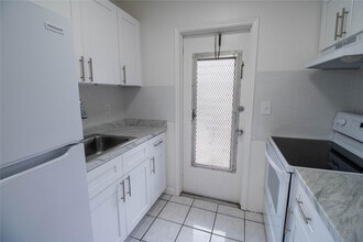 2537 Lincoln St in Hollywood, FL - Building Photo - Building Photo