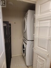 285 Enfield Pl in Mississauga, ON - Building Photo - Building Photo