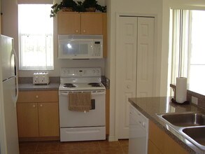 1152 S Beach Cir in Kissimmee, FL - Building Photo - Building Photo