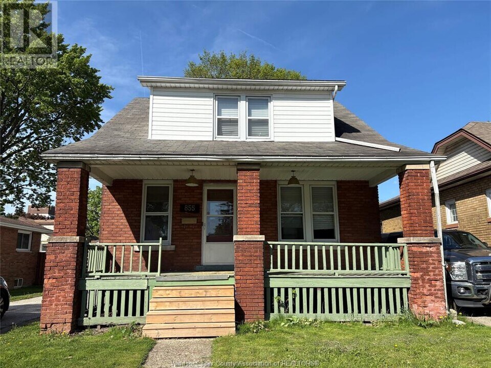 855 EDWARD in Windsor, ON - Building Photo