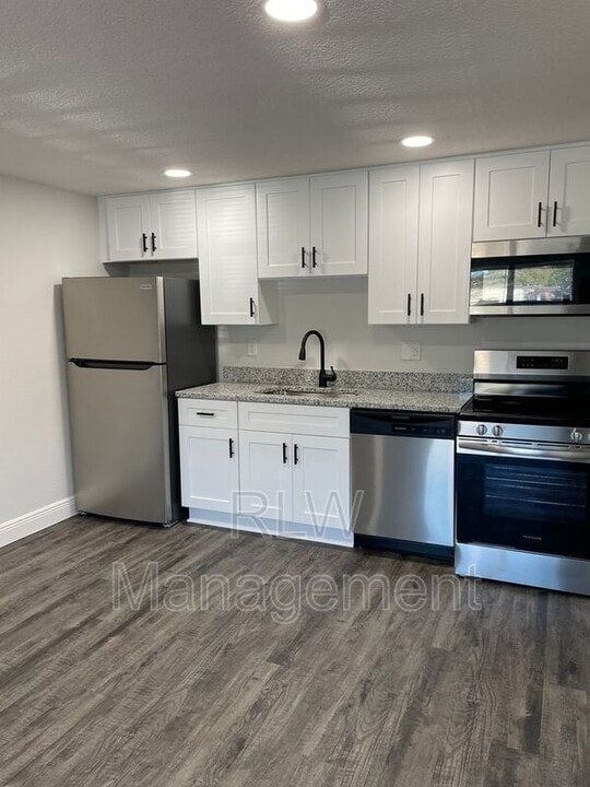 611 Mt Homer Rd in Eustis, FL - Building Photo