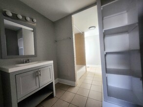 6646 S Wabash Ave-Unit -1 in Chicago, IL - Building Photo - Building Photo