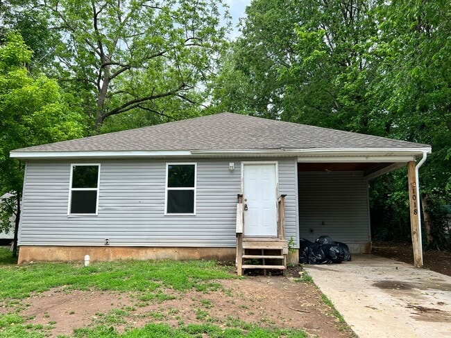 property at 1018 S Golden Ave