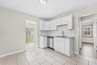 7805 Hipp St in Taylor, MI - Building Photo - Building Photo