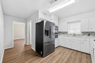 1621 Richmond Ave in Port Arthur, TX - Building Photo - Building Photo