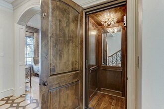 3749 Olympia Dr in Houston, TX - Foto de edificio - Building Photo