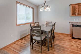 Liberty Townhomes in St. Cloud, MN - Building Photo - Interior Photo