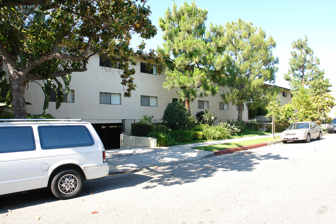 Voyager Apartments in Glendale, CA - Building Photo