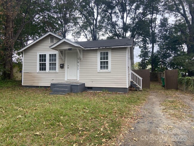 property at 3931 Bearwood Ave