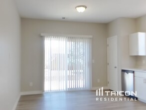 12981 Roslyn St in Thornton, CO - Building Photo - Building Photo
