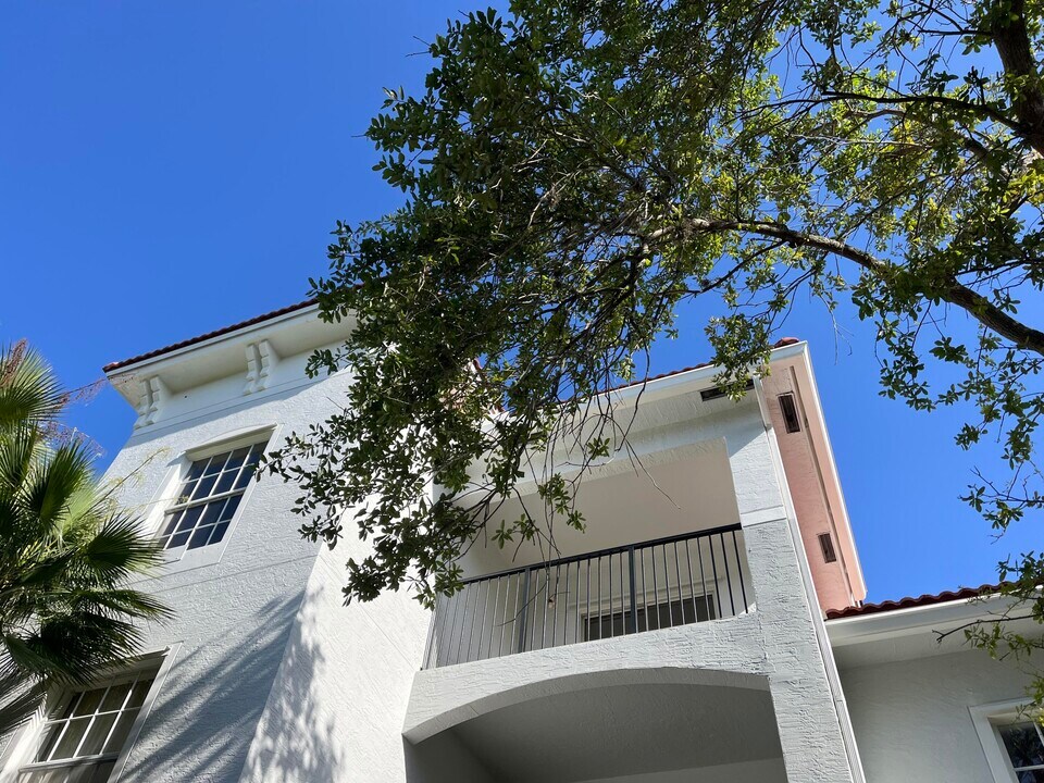5024 Lantana Rd in Greenacres, FL - Building Photo