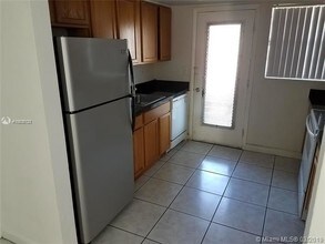 11840 NE 19th Dr-Unit -7 in North Miami, FL - Building Photo - Building Photo