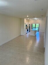 8031 NW 104th Ave in Doral, FL - Building Photo - Building Photo